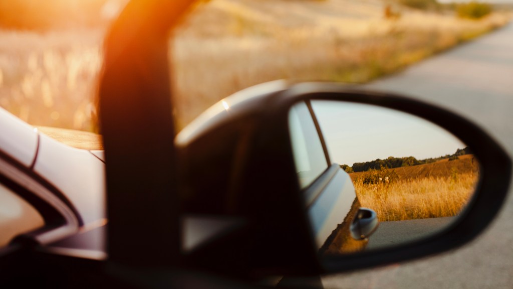 La sindrome dello specchietto retrovisore